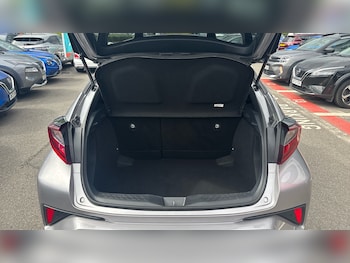 Used Toyota C-HR 2021 for sale - 78902975: Photo