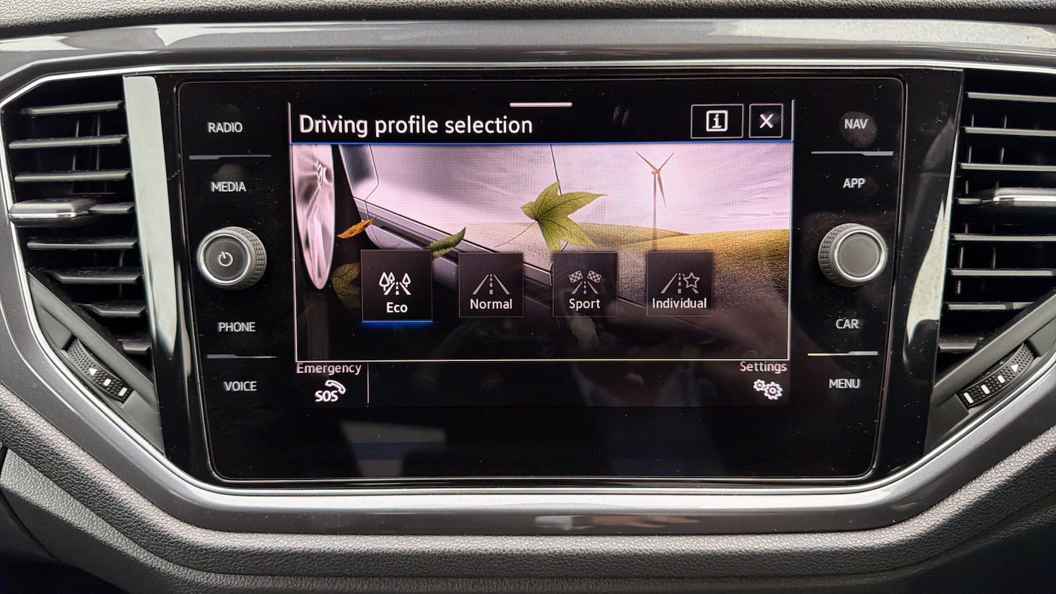 Used Volkswagen T-Roc 2020 for sale - 76181867: Photo 32