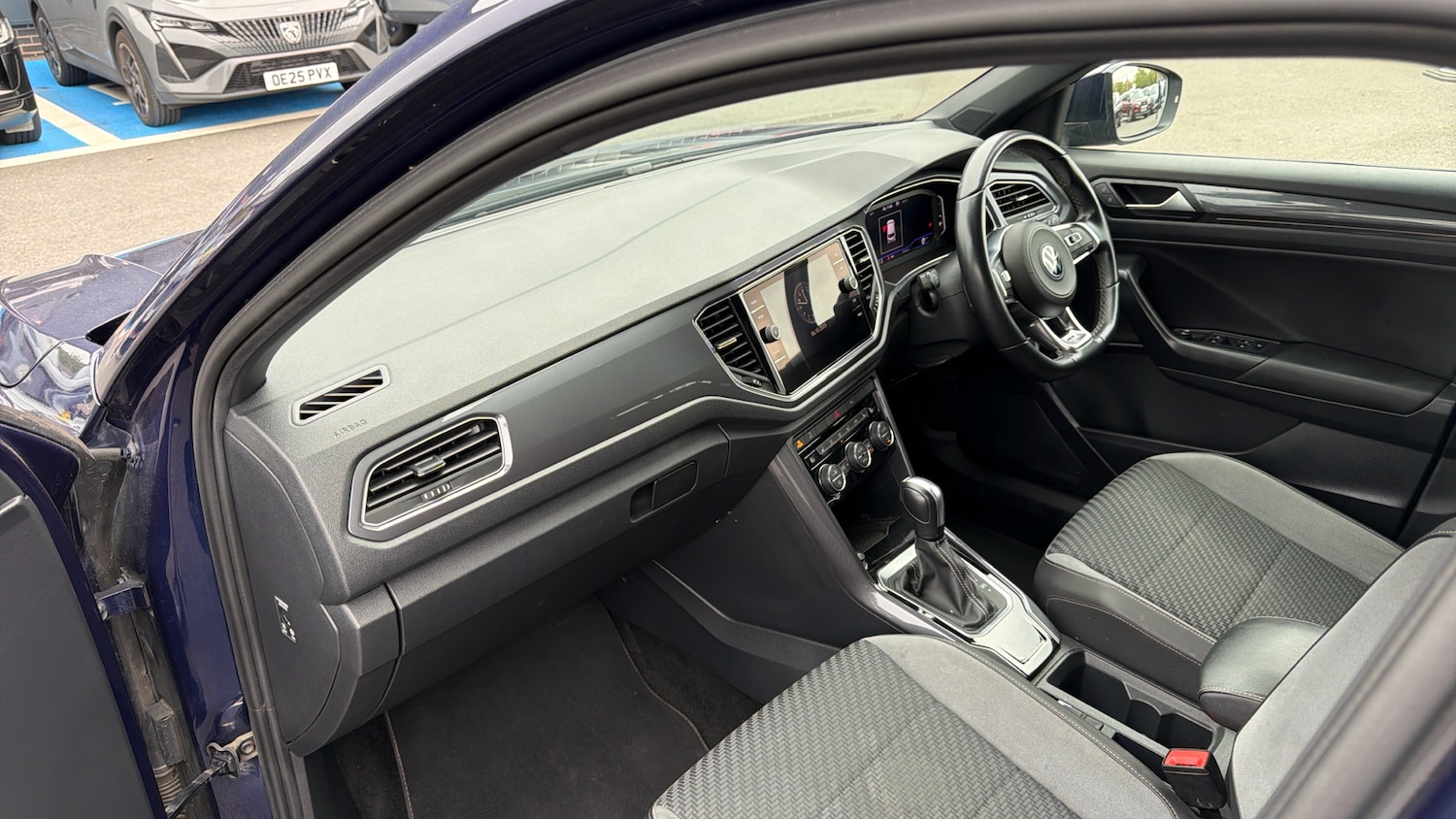 Used Volkswagen T-Roc 2020 for sale - 76181867: Photo 9
