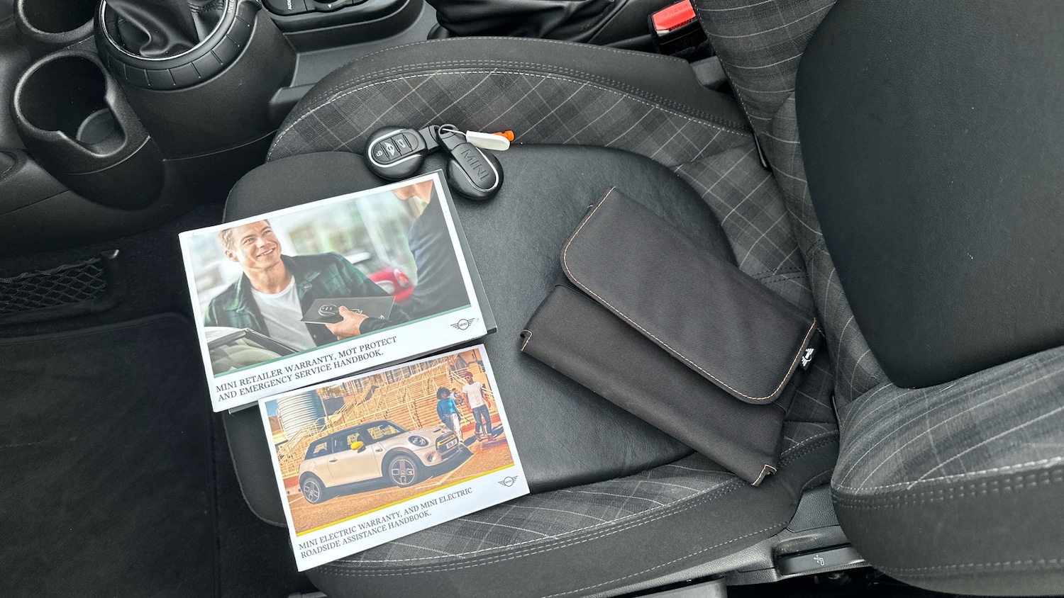Used MINI Convertible 2017 for sale - 76566153: Photo 19