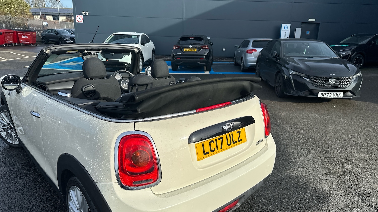 Used MINI Convertible 2017 for sale - 76566153: Photo 4