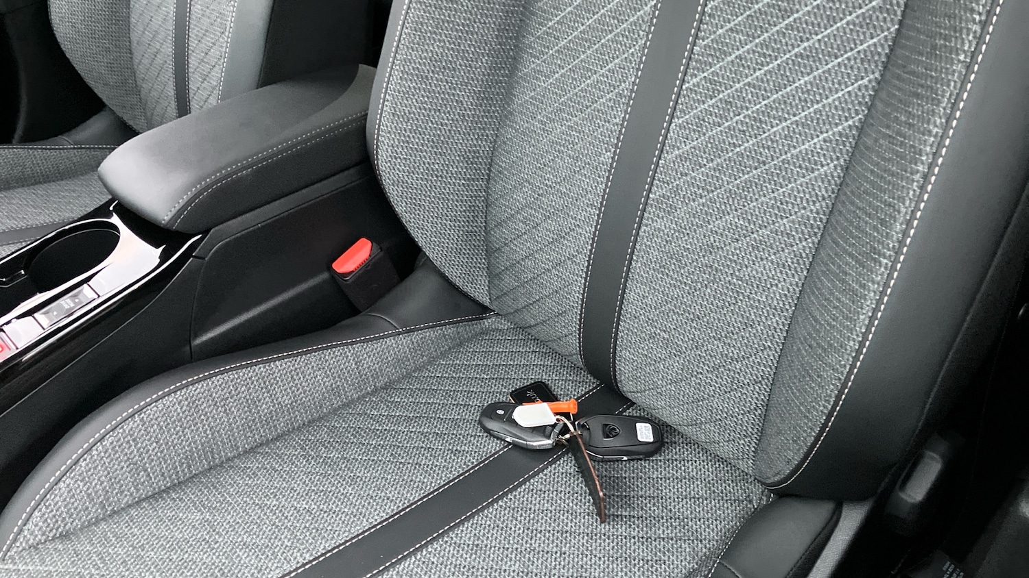 Used Peugeot 2008 2024 for sale - 76611151: Photo 36