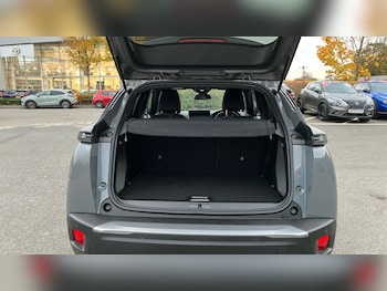 Used Peugeot 2008 2024 for sale - 76611151: Photo