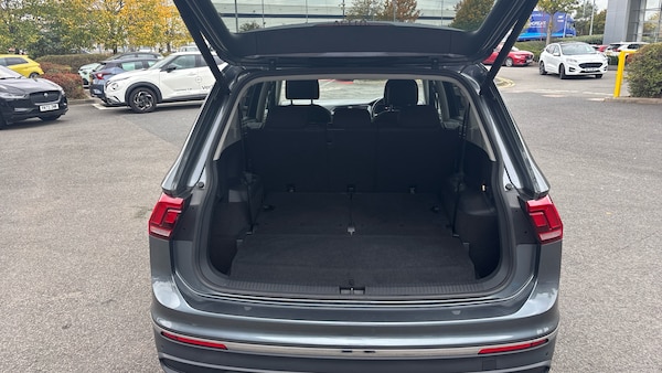 Used Volkswagen Tiguan Allspace 2021 for sale - 76299277: Photo 4
