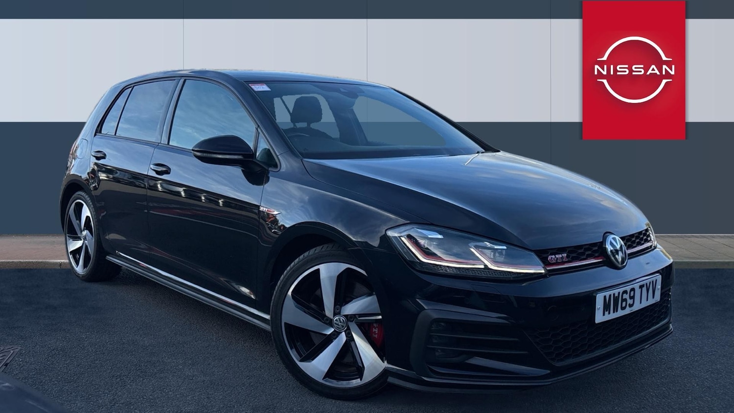 Used Volkswagen Golf 2019 for sale - 76588538: Photo 1