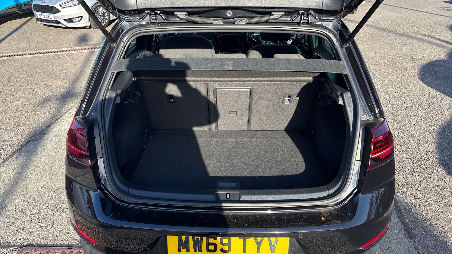 Used Volkswagen Golf 2019 for sale - 76588538: Photo 4