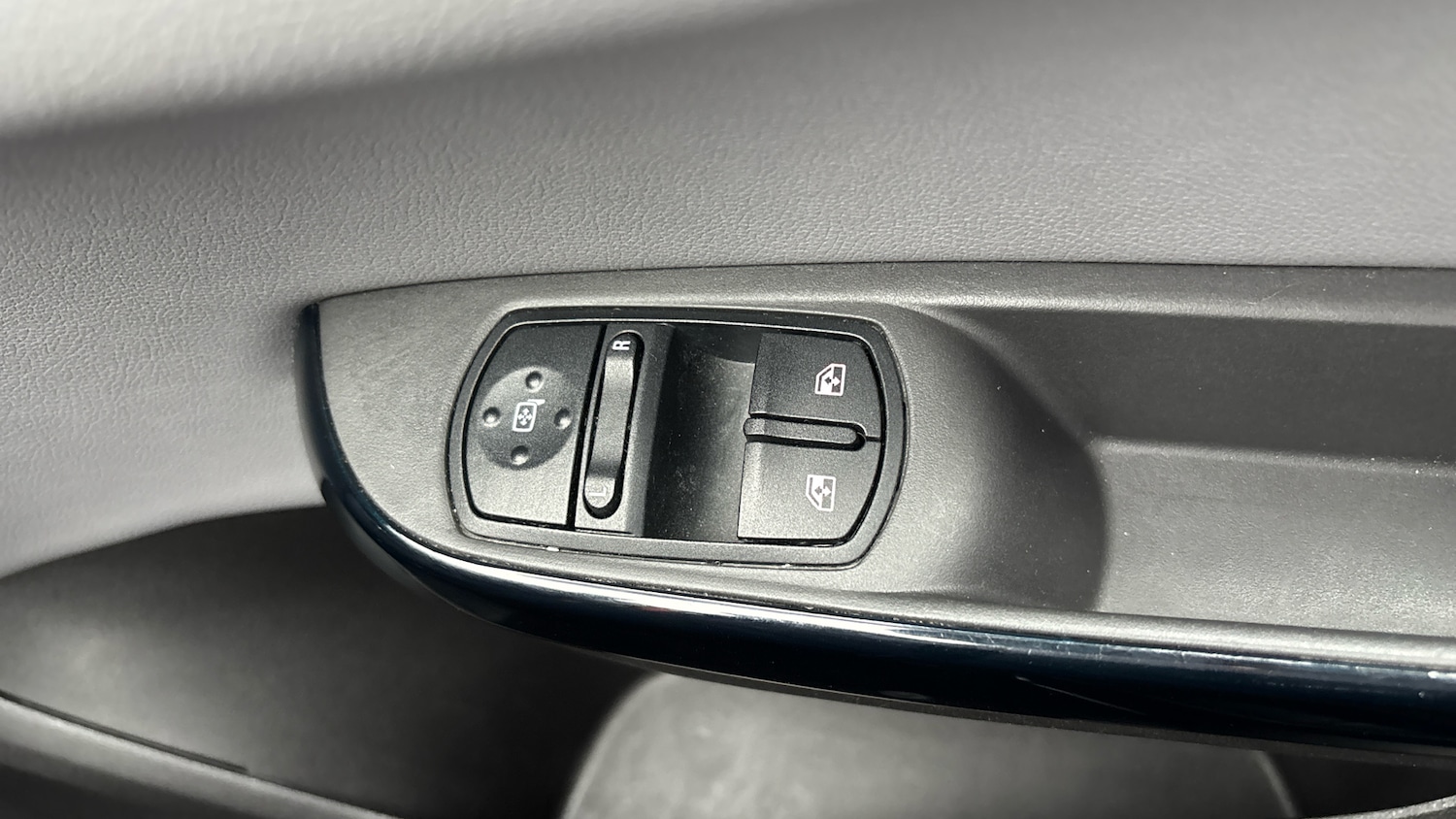 Used Vauxhall Corsa 2015 for sale - 76766852: Photo 26