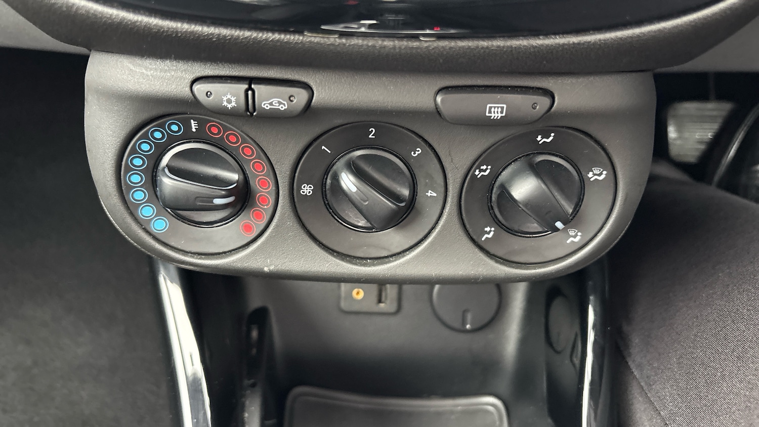 Used Vauxhall Corsa 2015 for sale - 76766852: Photo 30