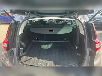 Used Renault Grand Scenic 2019 for sale - 79407557: Photo