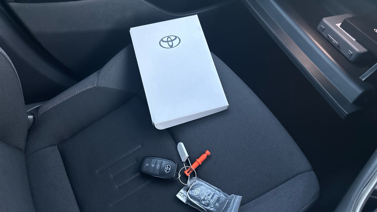 Used Toyota C-HR 2024 for sale - 76782496: Photo 19