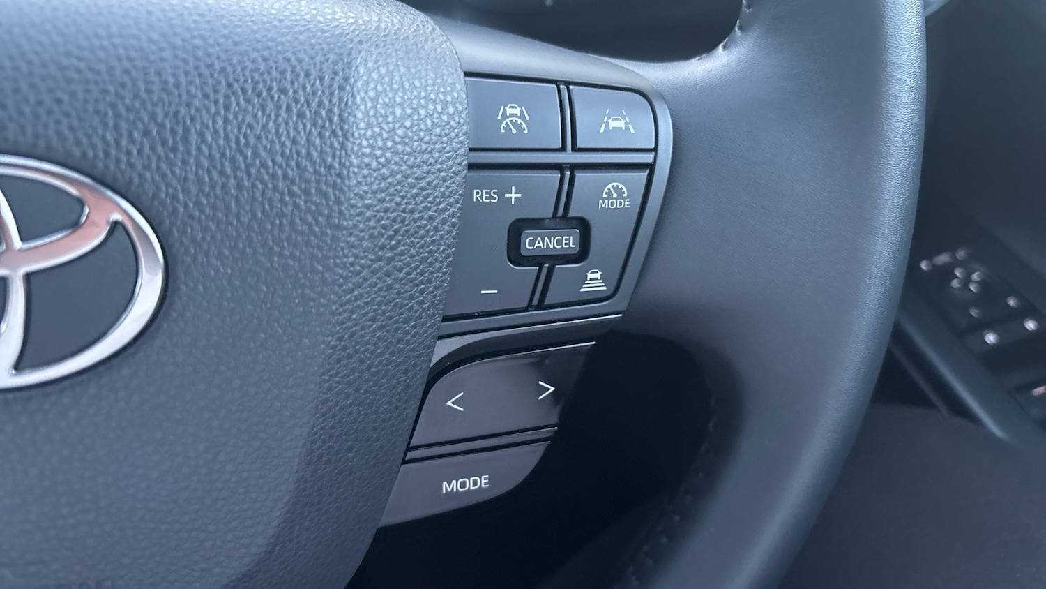 Used Toyota C-HR 2024 for sale - 76782496: Photo 23