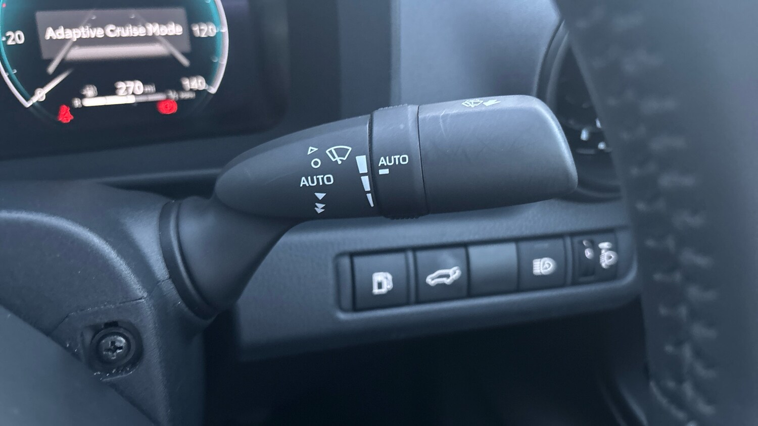 Used Toyota C-HR 2024 for sale - 76782496: Photo 24