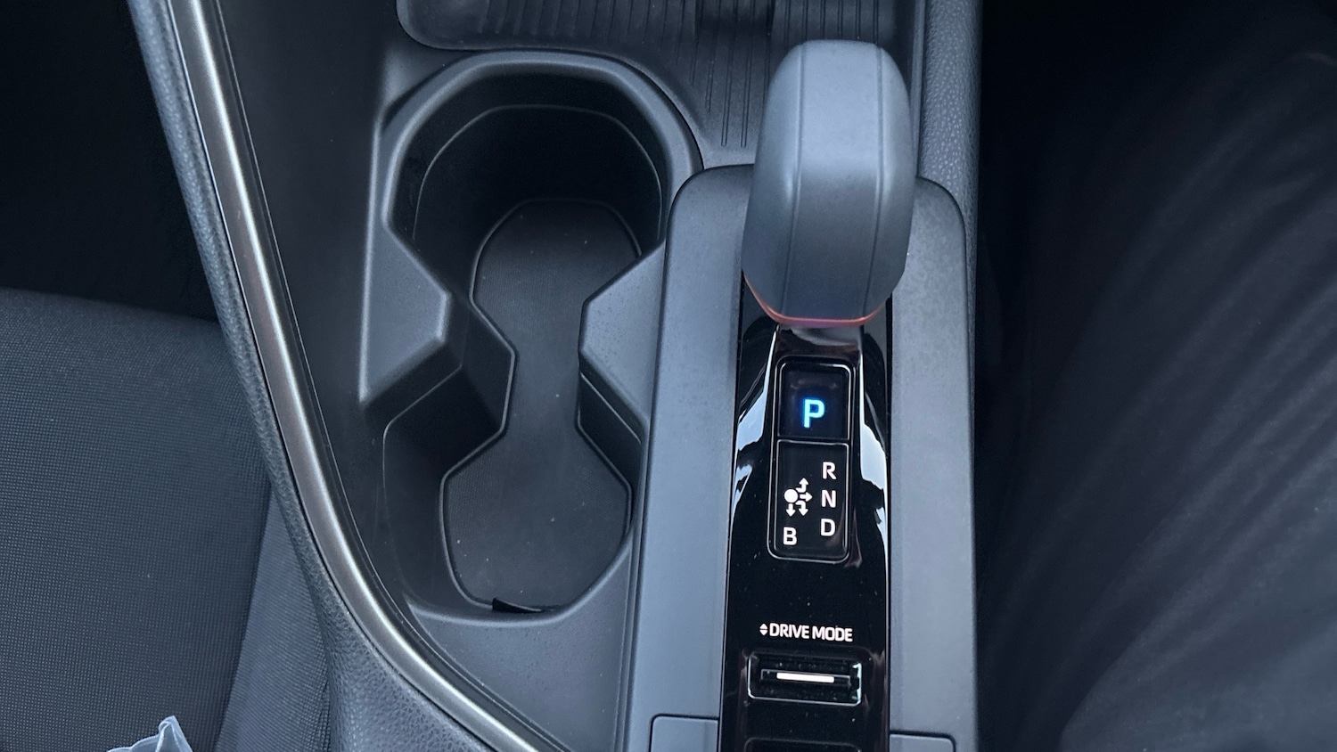 Used Toyota C-HR 2024 for sale - 76782496: Photo 30