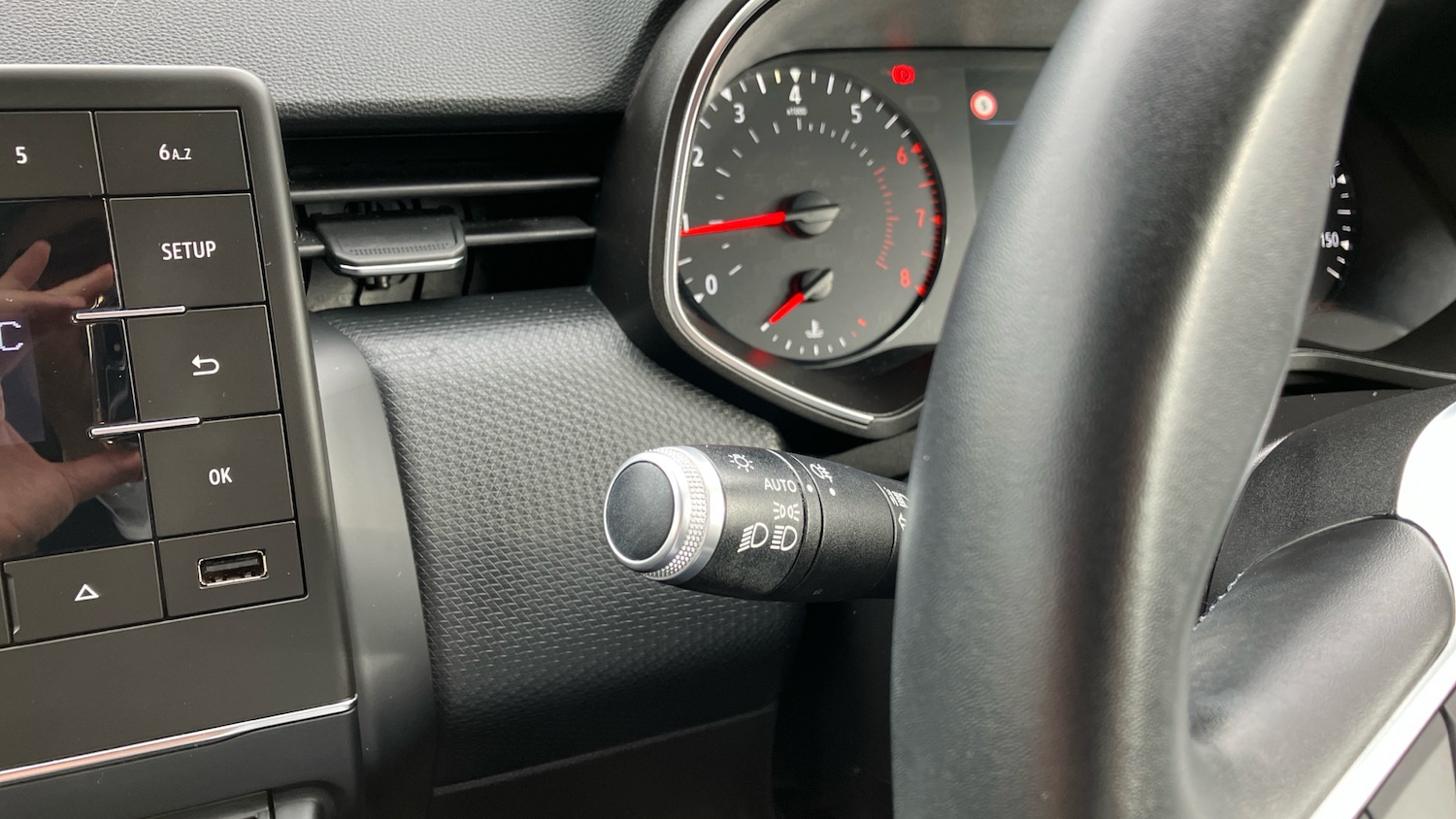 Used Renault Clio 2020 for sale - 76426233: Photo 63