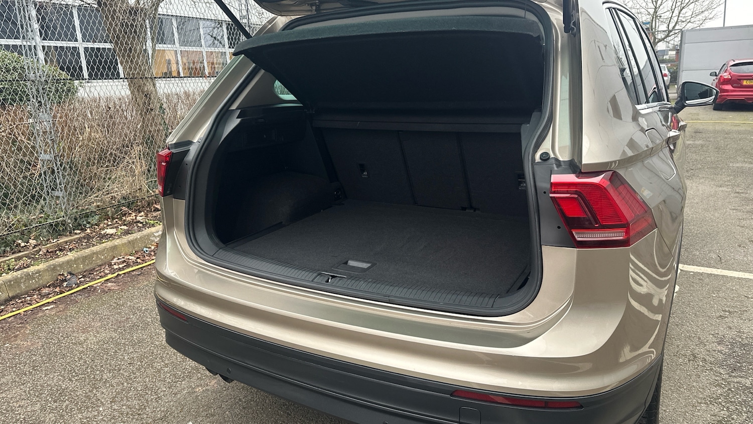 Used Volkswagen Tiguan 2017 for sale - 77775024: Photo 4