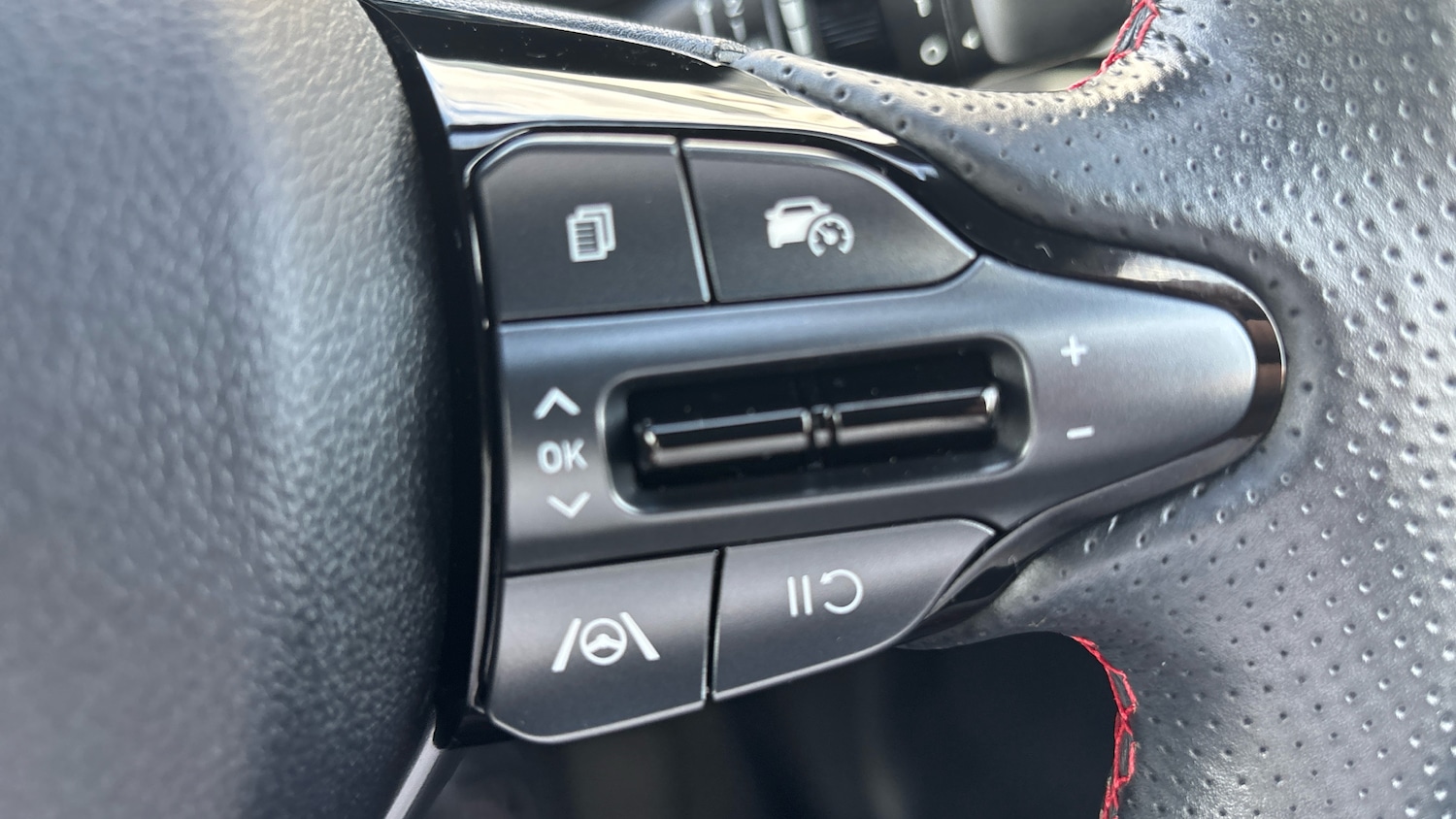 Used Hyundai i20 2023 for sale - 76517890: Photo 23