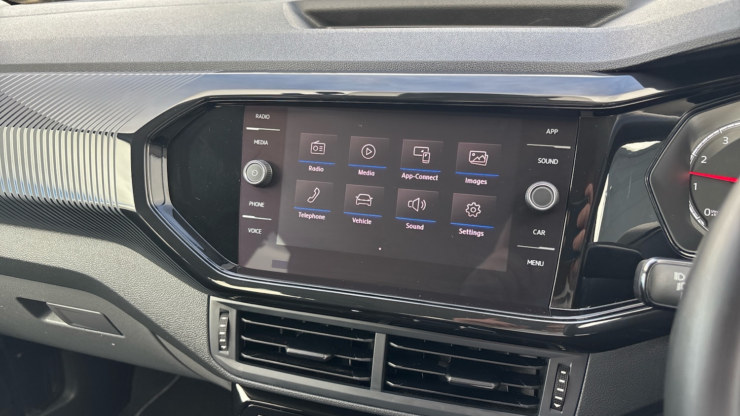 Used Volkswagen T-Cross 2019 for sale - 76193075: Photo 12