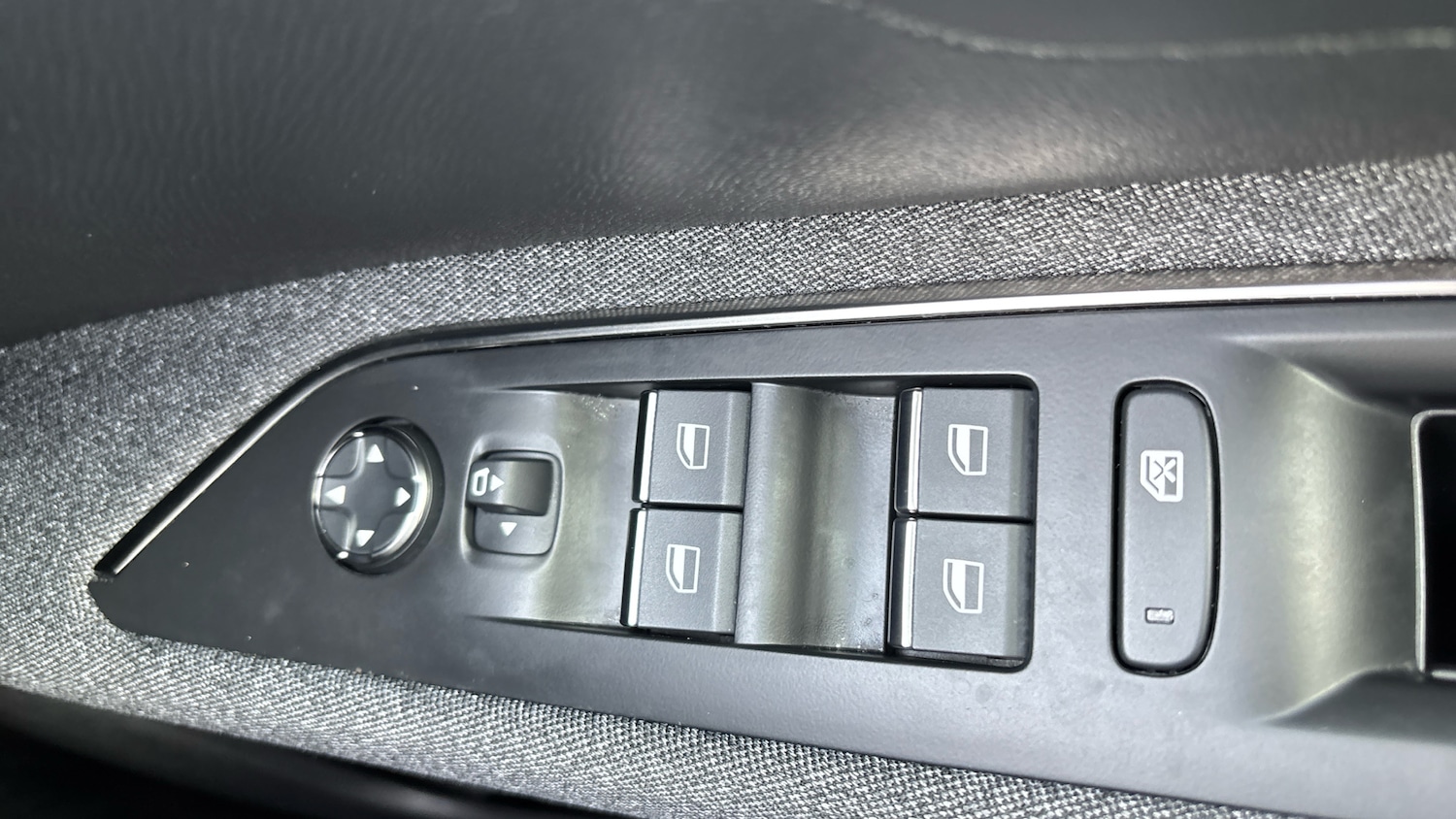 Used Peugeot 3008 2023 for sale - 76181301: Photo 27