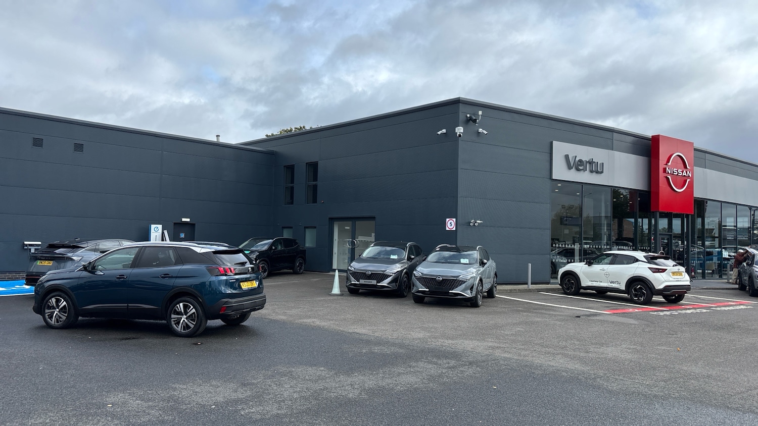 Used Peugeot 3008 2023 for sale - 76181301: Photo 46