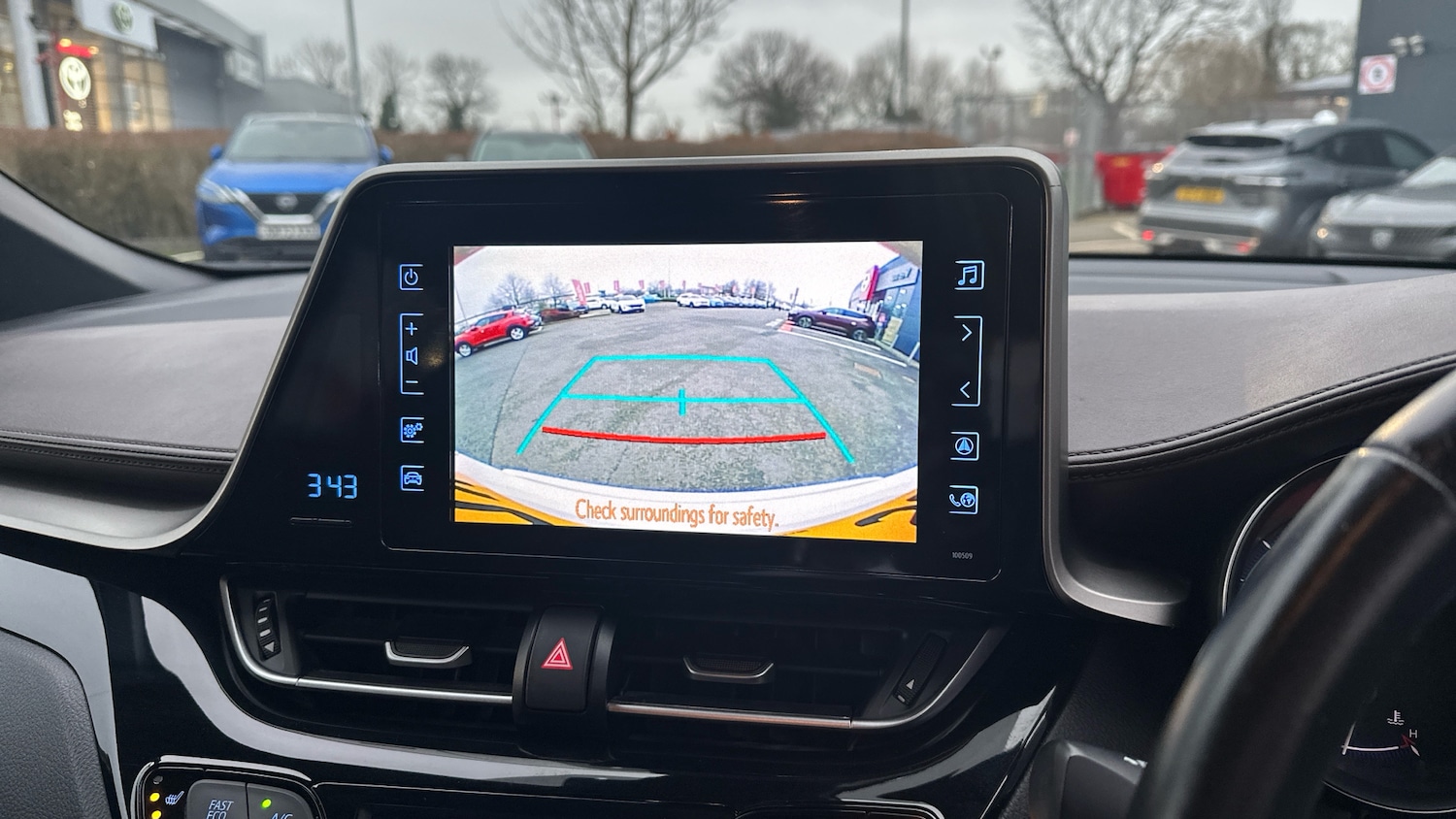 Used Toyota C-HR 2017 for sale - 77420852: Photo 12