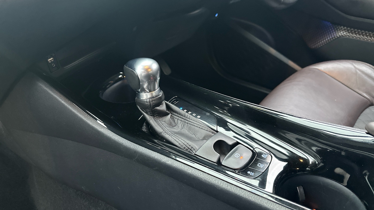 Used Toyota C-HR 2017 for sale - 77420852: Photo 13