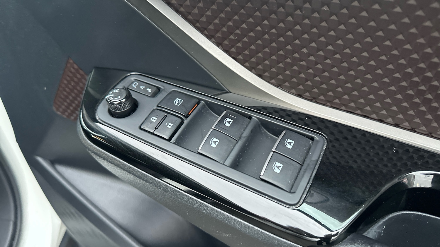 Used Toyota C-HR 2017 for sale - 77420852: Photo 21