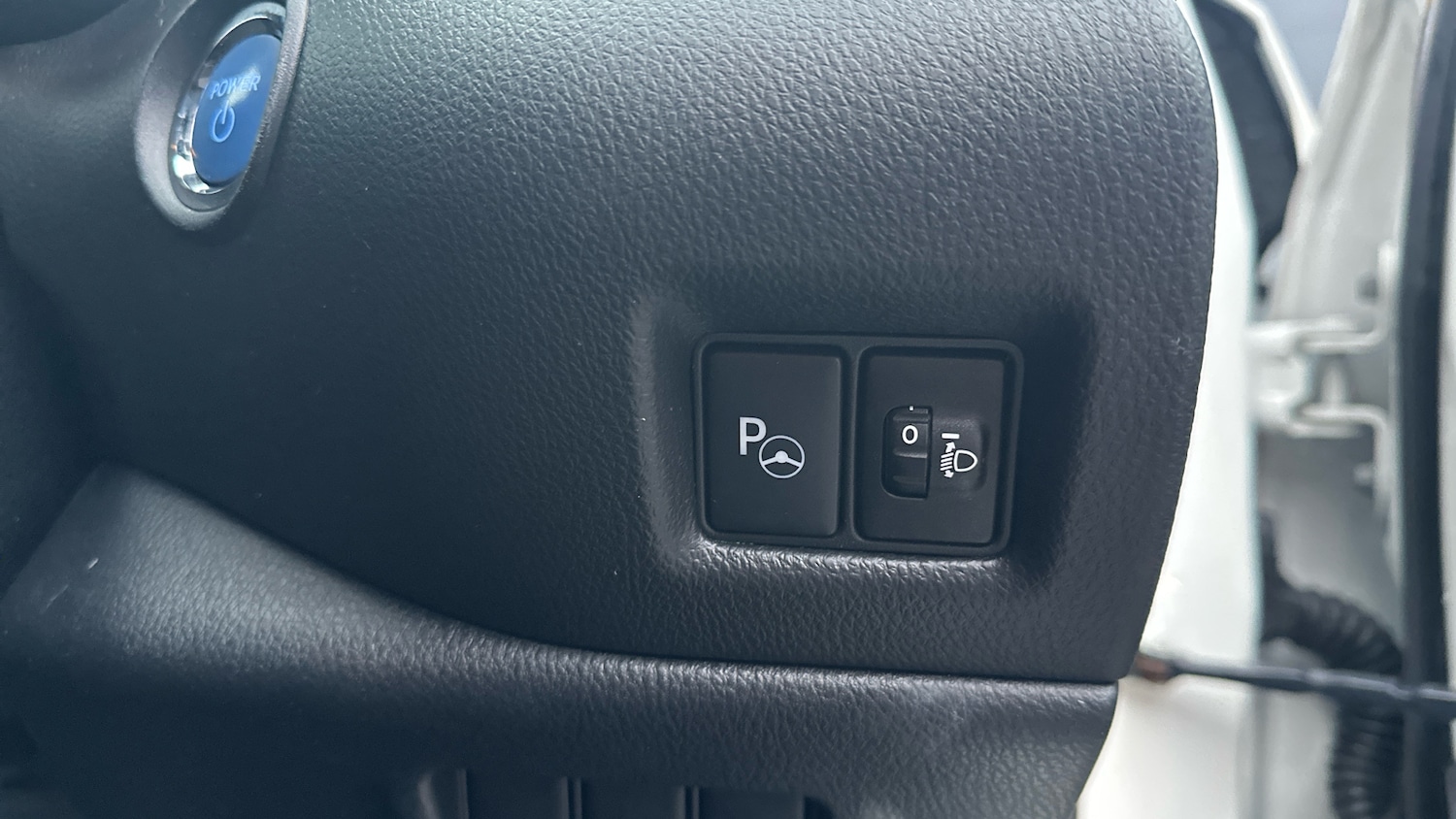 Used Toyota C-HR 2017 for sale - 77420852: Photo 22