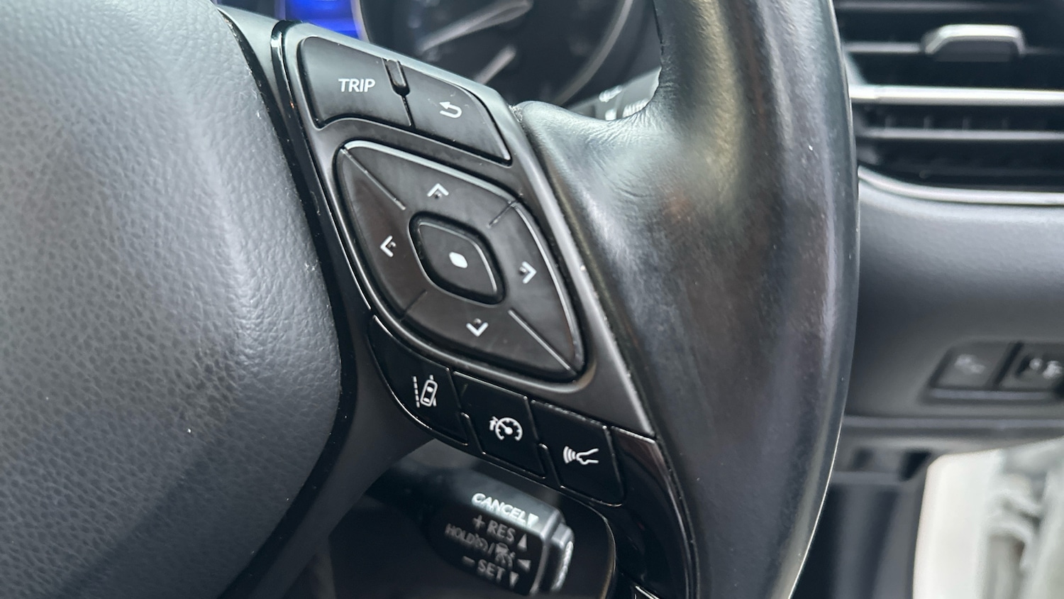 Used Toyota C-HR 2017 for sale - 77420852: Photo 25