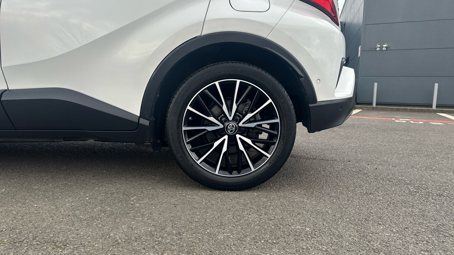 Used Toyota C-HR 2017 for sale - 77420852: Photo 29