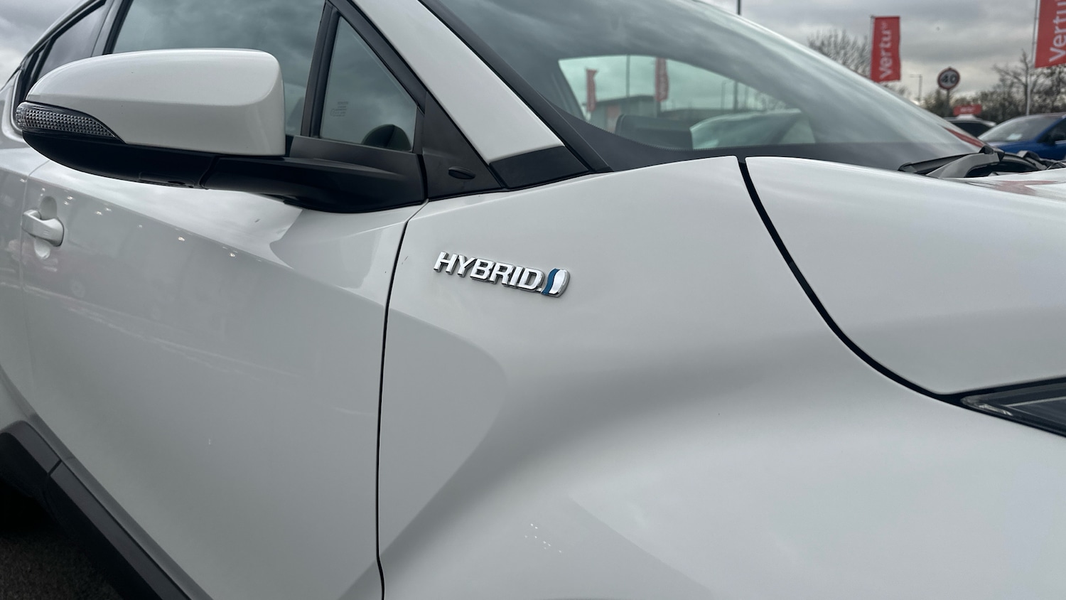 Used Toyota C-HR 2017 for sale - 77420852: Photo 32