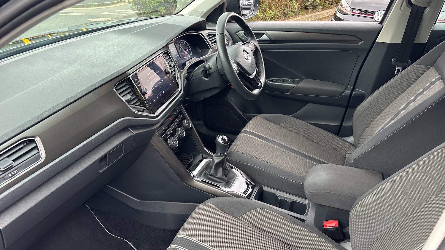 Used Volkswagen T-Roc 2019 for sale - 76299283: Photo 14