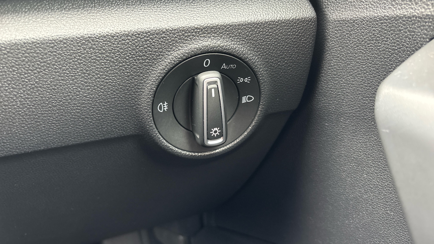 Used Volkswagen T-Roc 2019 for sale - 76299283: Photo 26