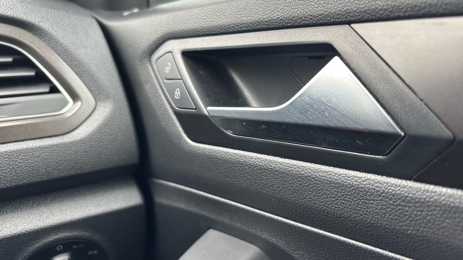 Used Volkswagen T-Roc 2019 for sale - 76299283: Photo 28