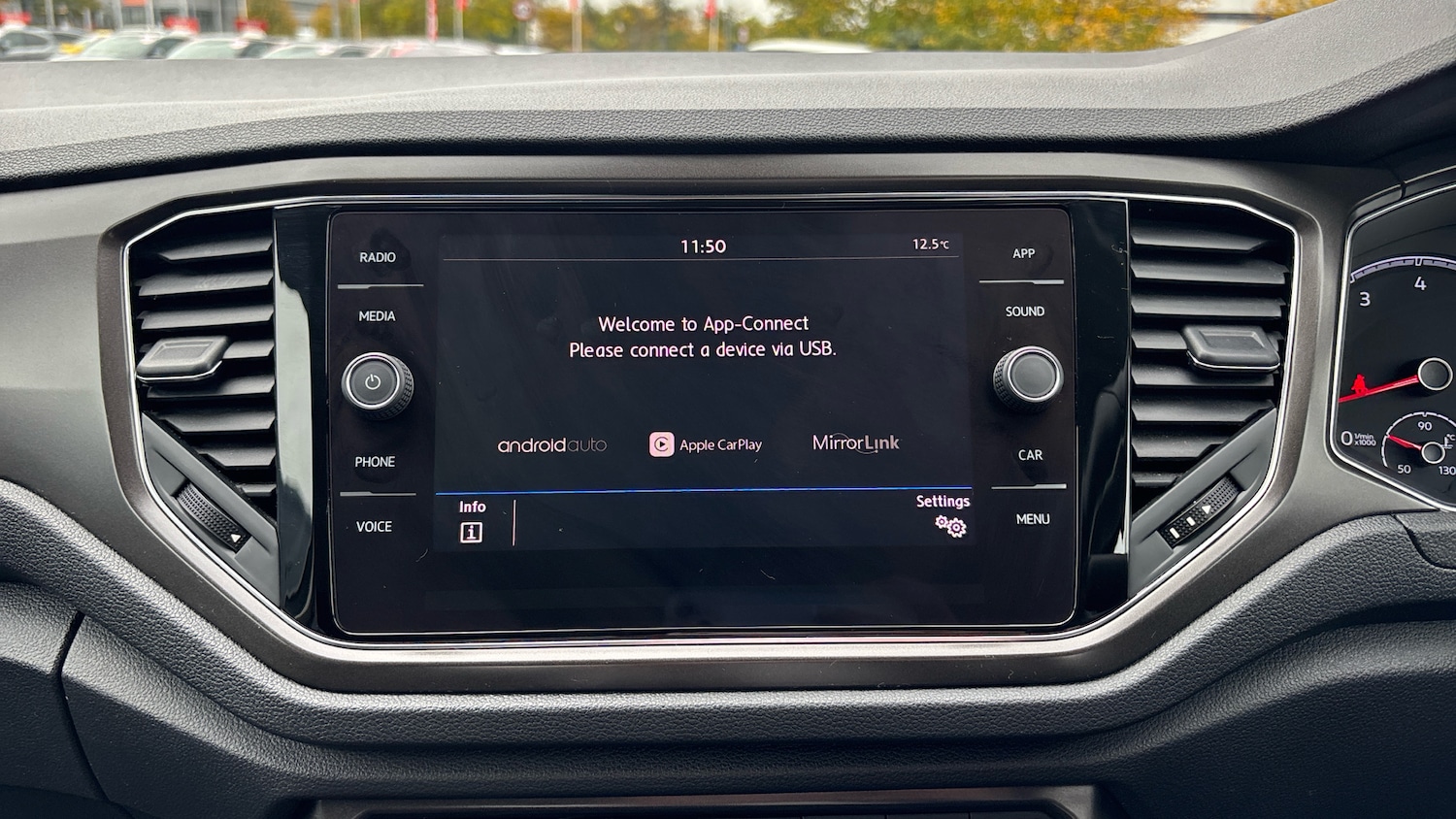 Used Volkswagen T-Roc 2019 for sale - 76299283: Photo 32