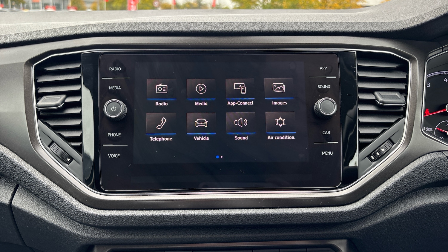 Used Volkswagen T-Roc 2019 for sale - 76299283: Photo 35