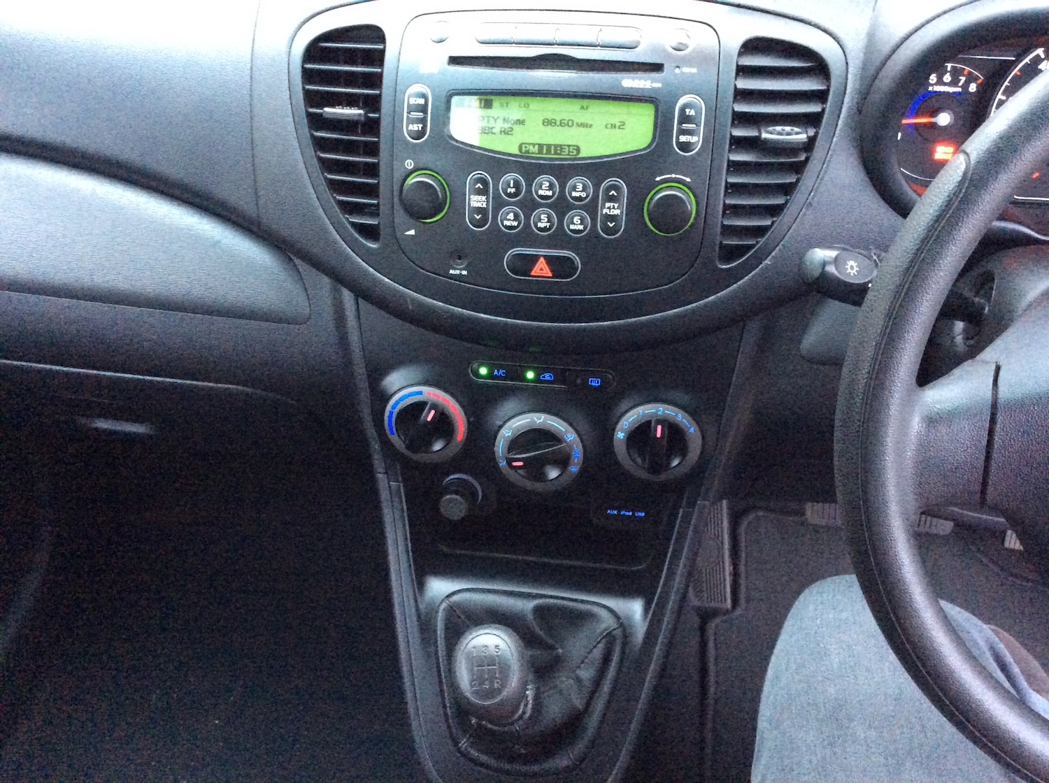 Used Hyundai i10 2011 for sale - 76595256: Photo 11