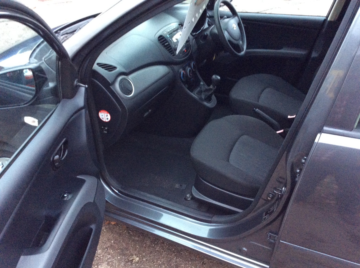 Used Hyundai i10 2011 for sale - 76595256: Photo 7