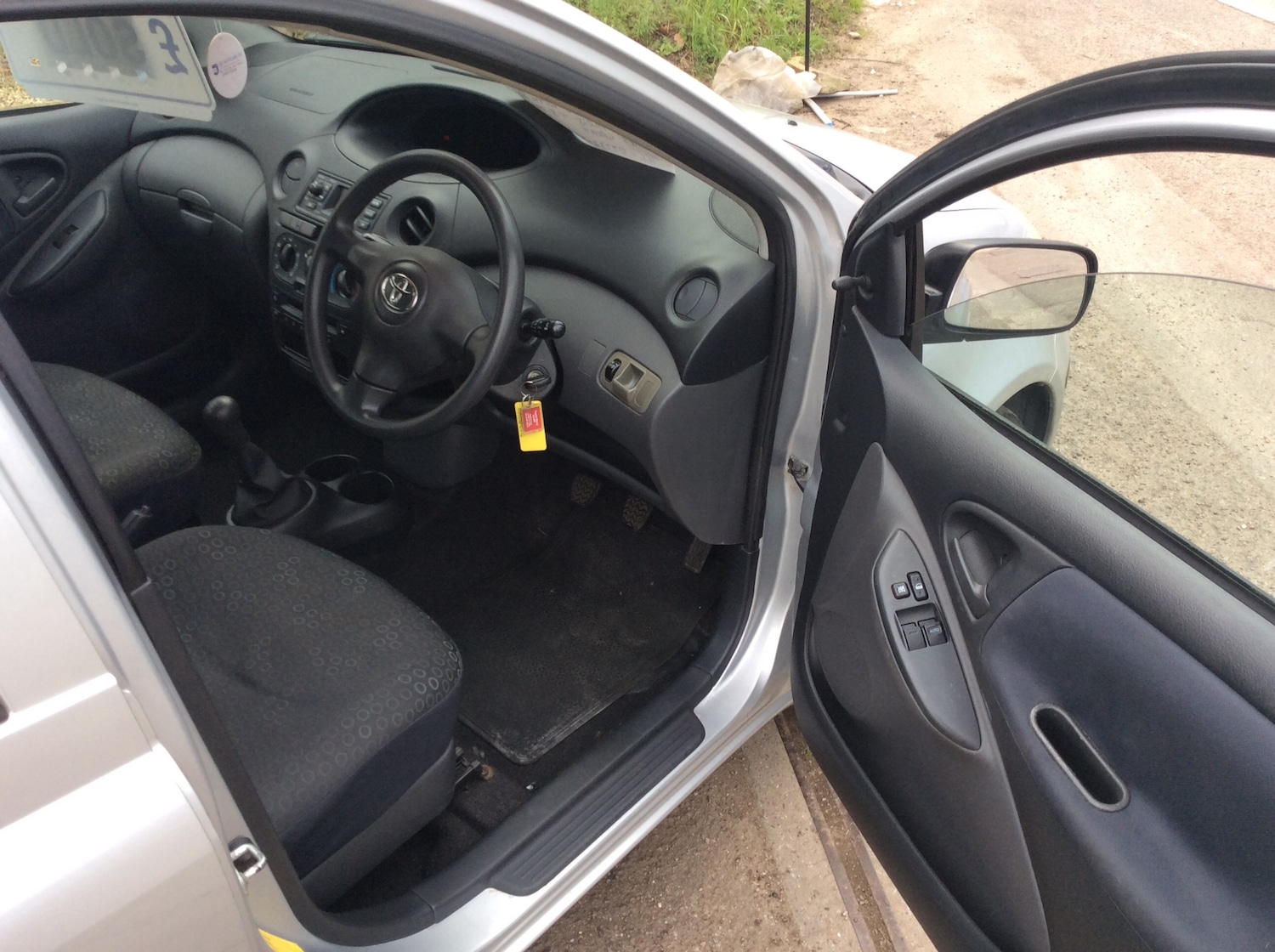Used Toyota Yaris 2004 for sale - 77981189: Photo 8