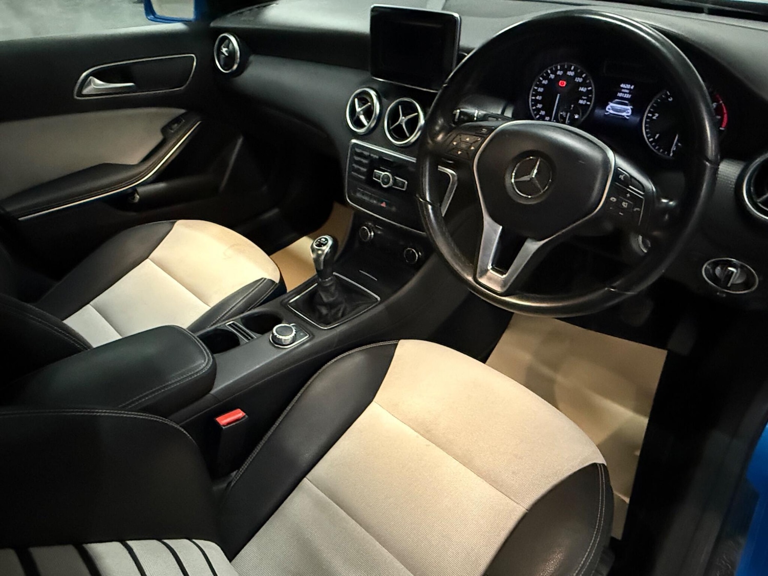 Used Mercedes-Benz A-Class 2015 for sale - 77156139: Photo 17