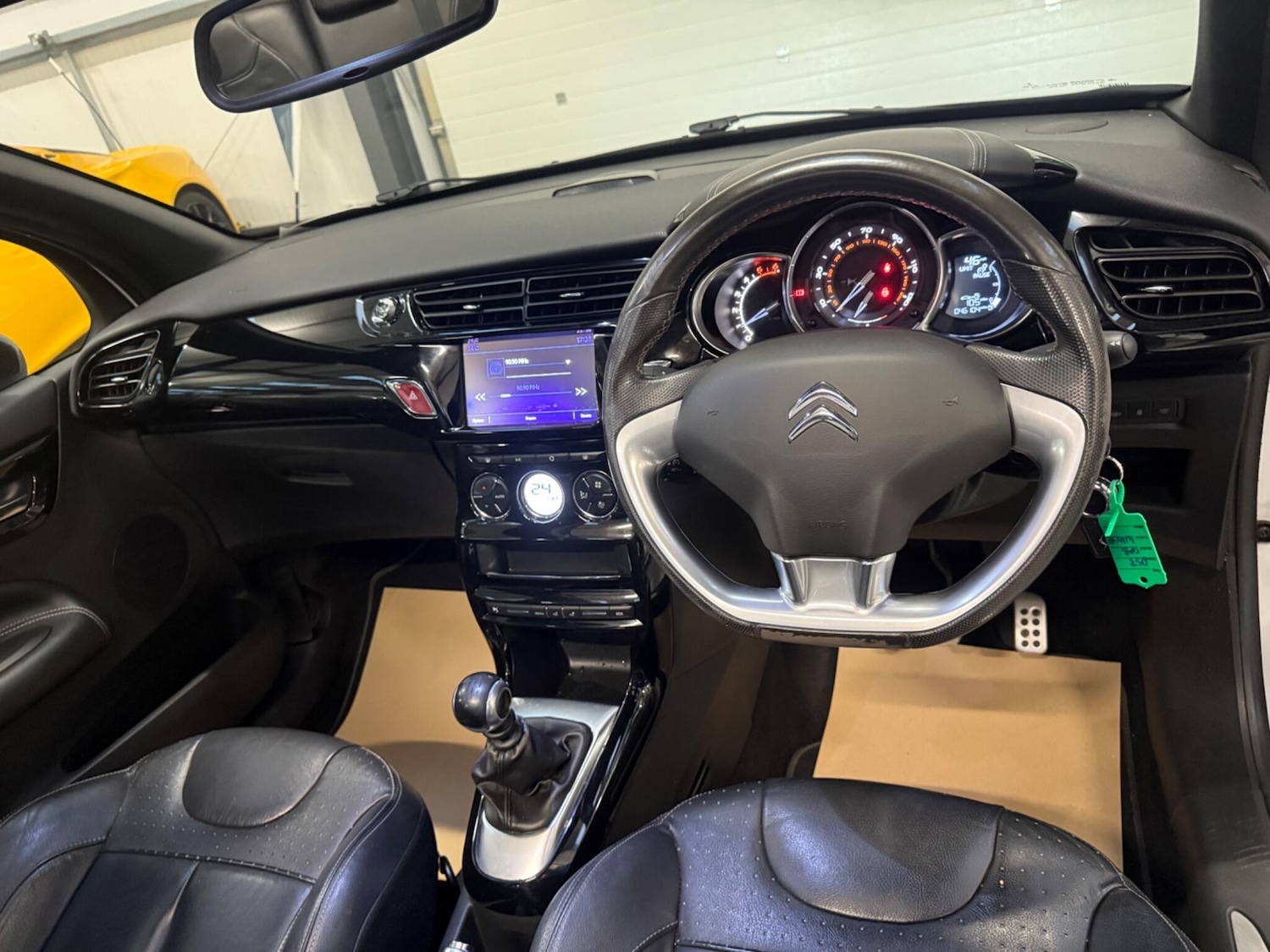 Used DS Automobiles DS 3 Cabrio 2016 for sale - 76318043: Photo 19