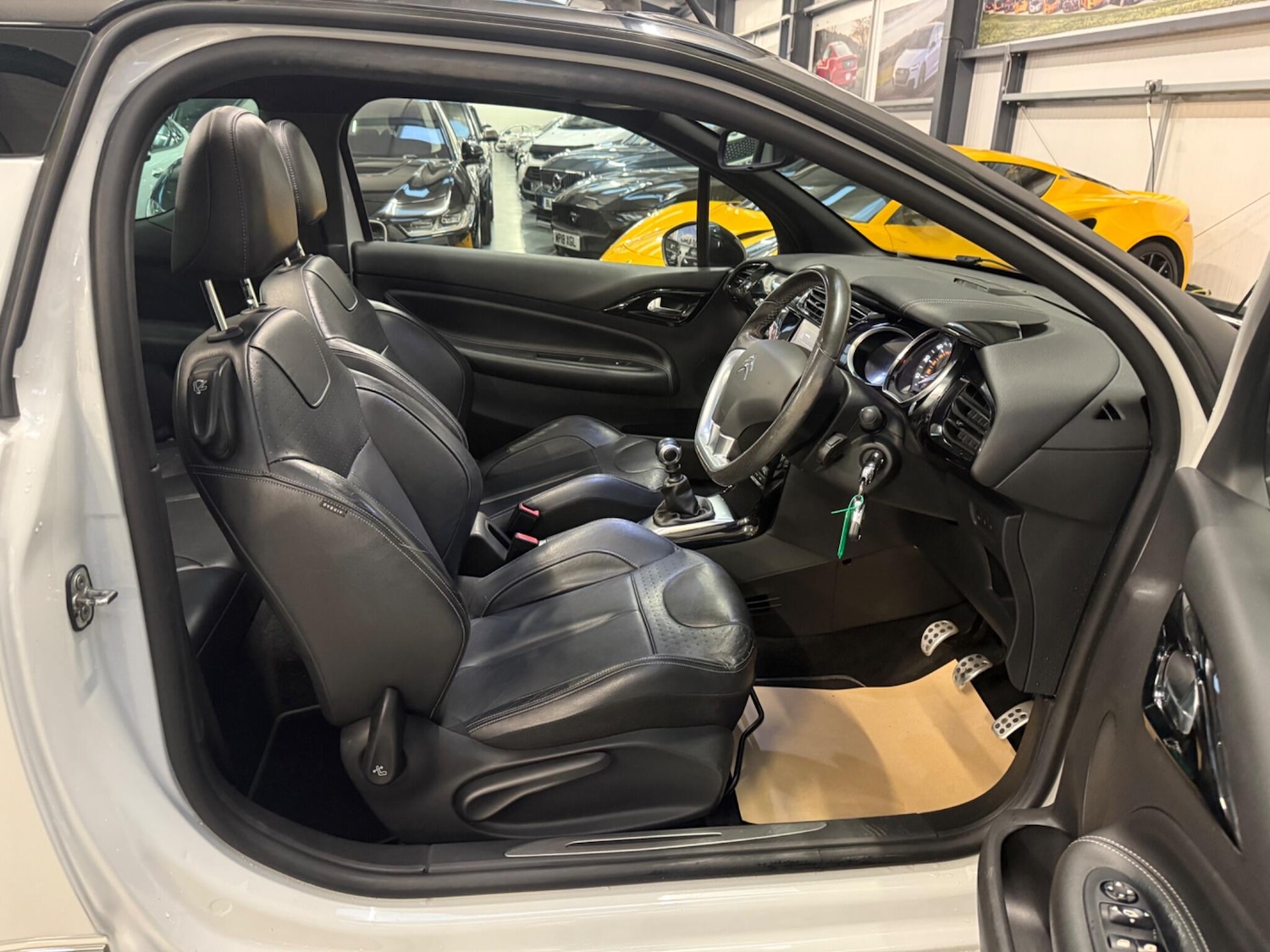 Used DS Automobiles DS 3 Cabrio 2016 for sale - 76318043: Photo 28