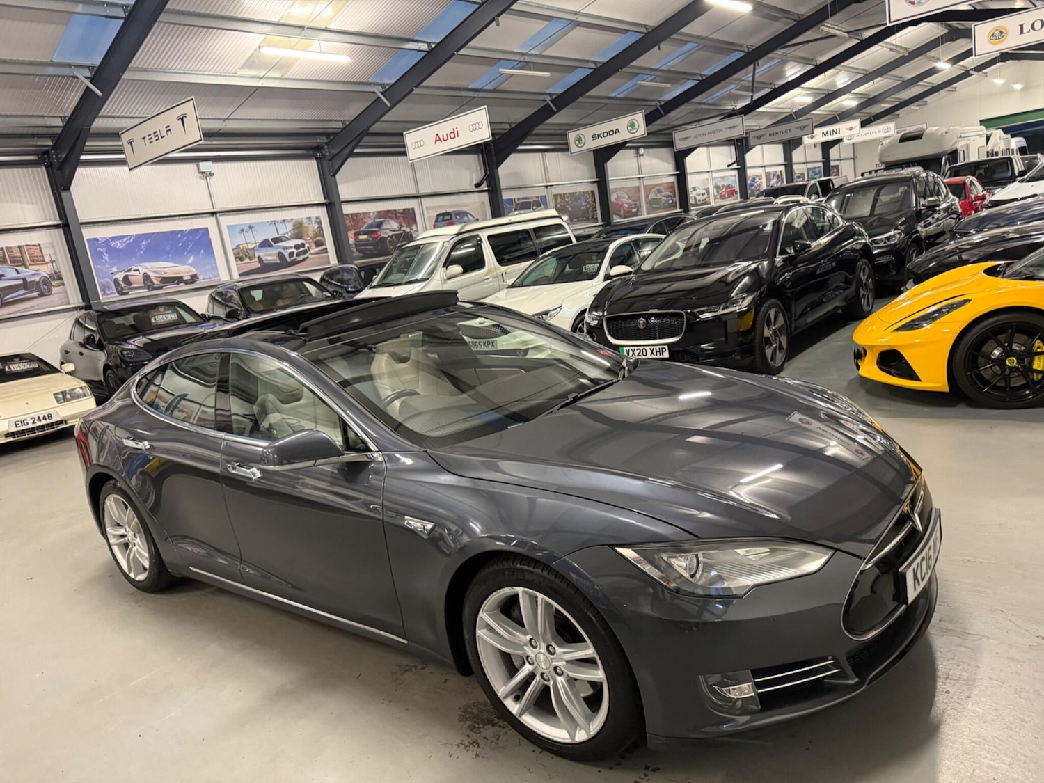 Used Tesla Model S 2016 for sale - 76314842: Photo 11