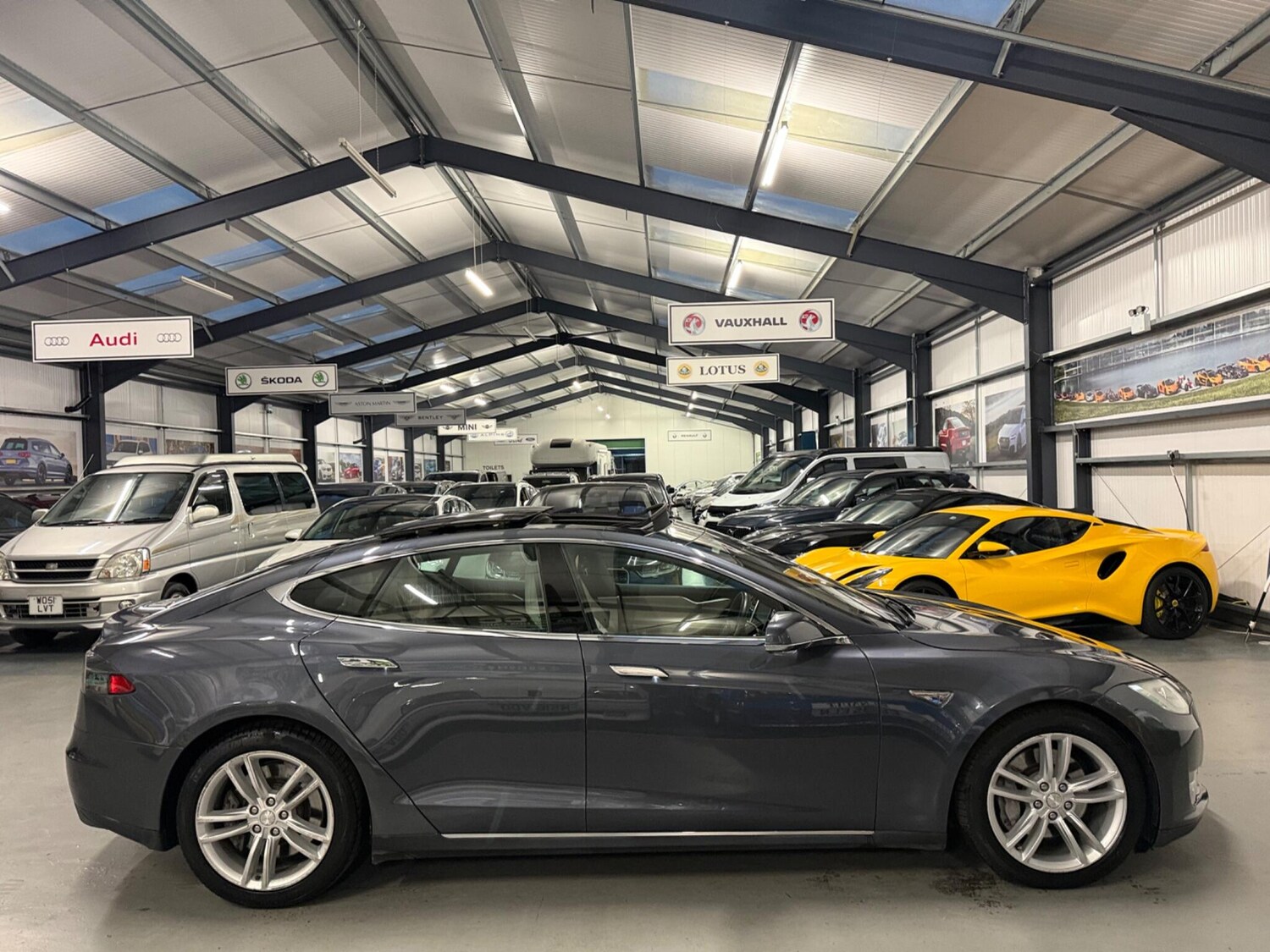 Used Tesla Model S 2016 for sale - 76314842: Photo 12