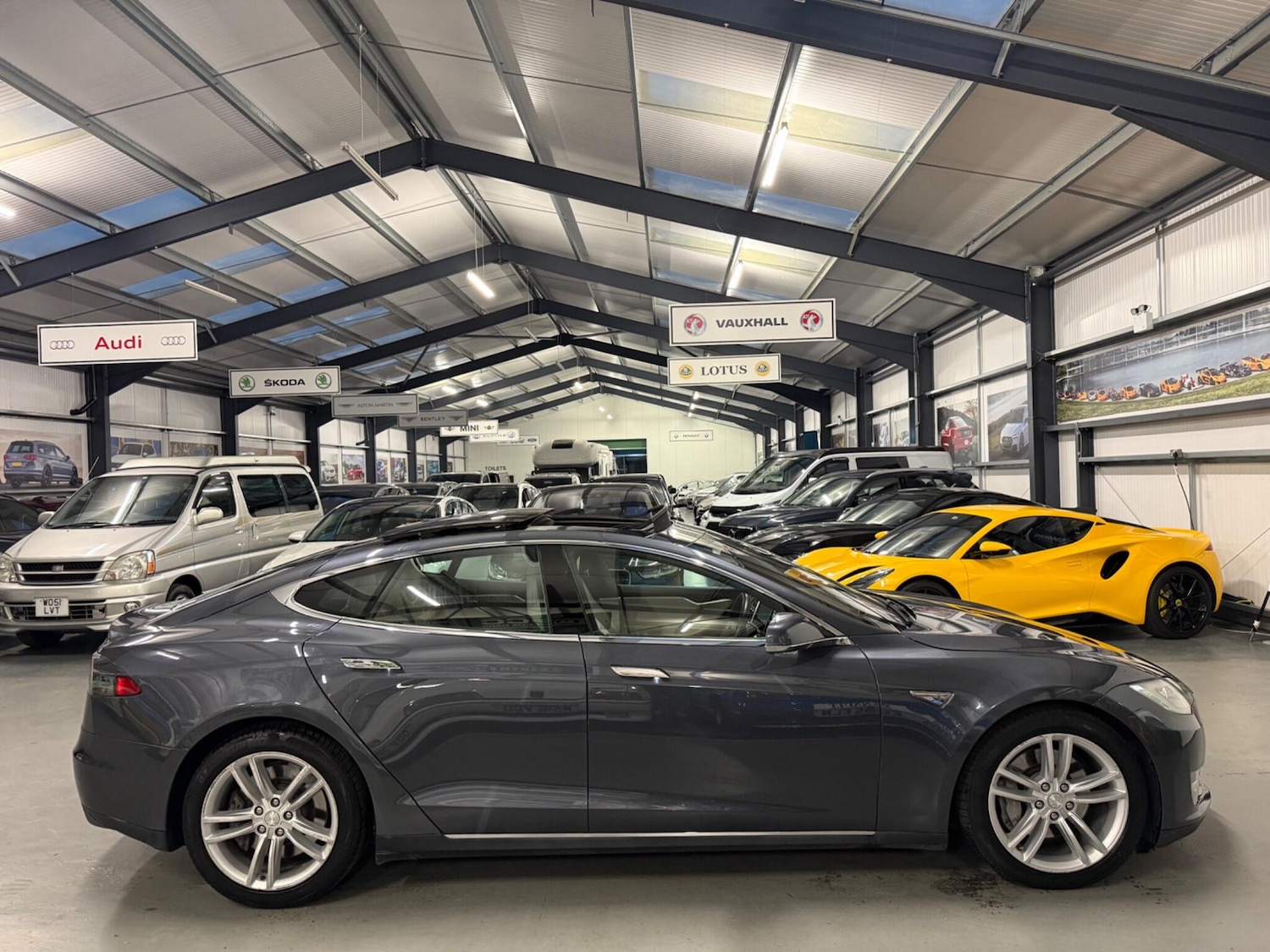 Used Tesla Model S 2016 for sale - 76314842: Photo 13