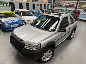 2003 (03) - 2.0 Td4 Kalahari Hardback 3dr