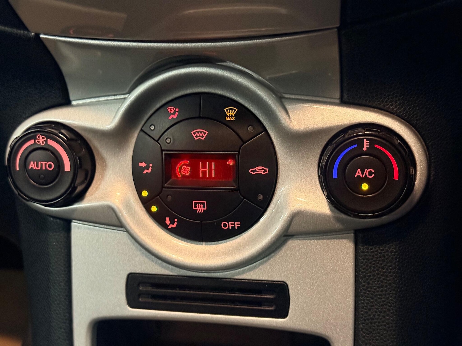 Used Ford Fiesta 2012 for sale - 76771984: Photo 21