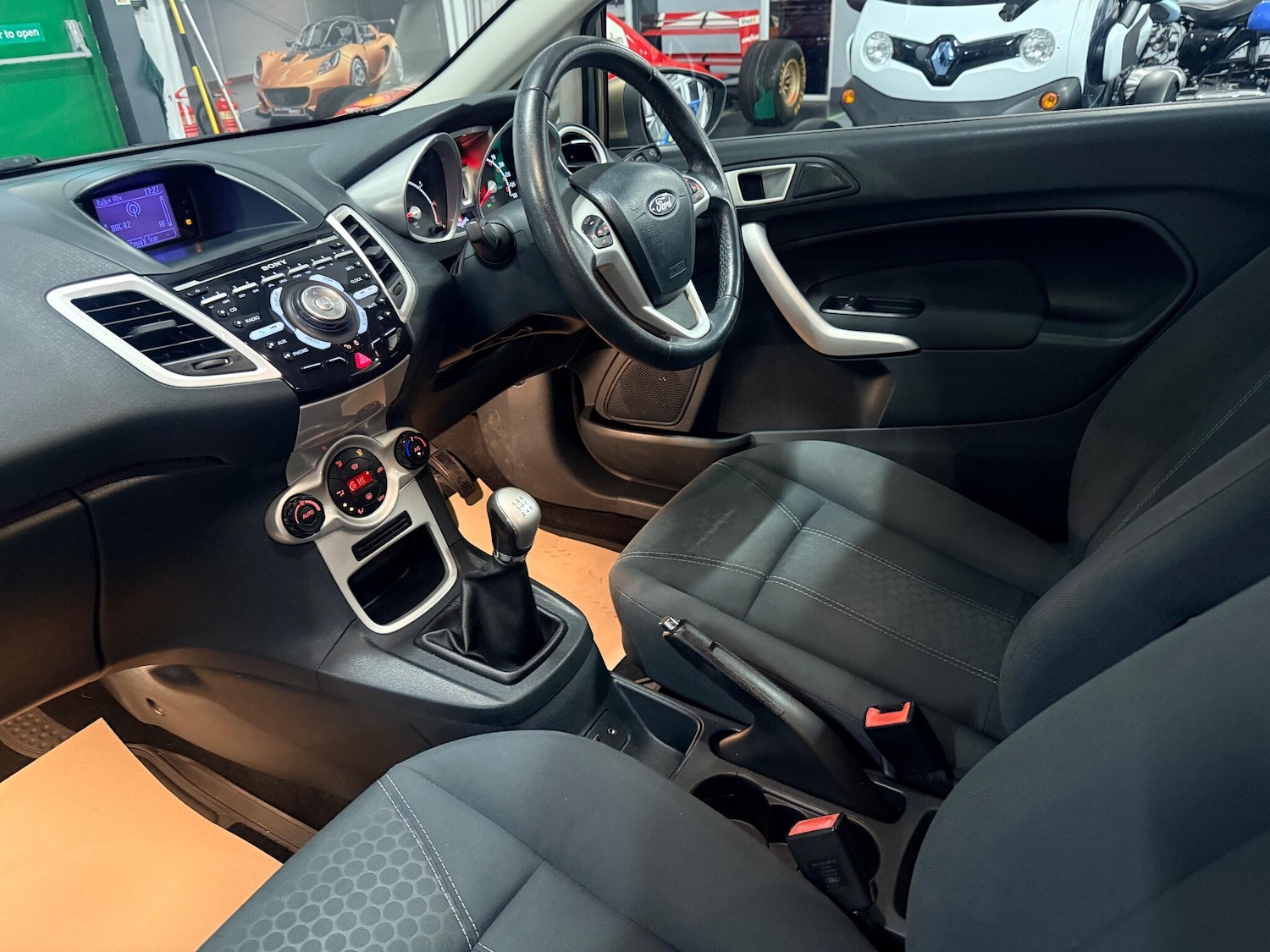 Used Ford Fiesta 2012 for sale - 76771984: Photo 3