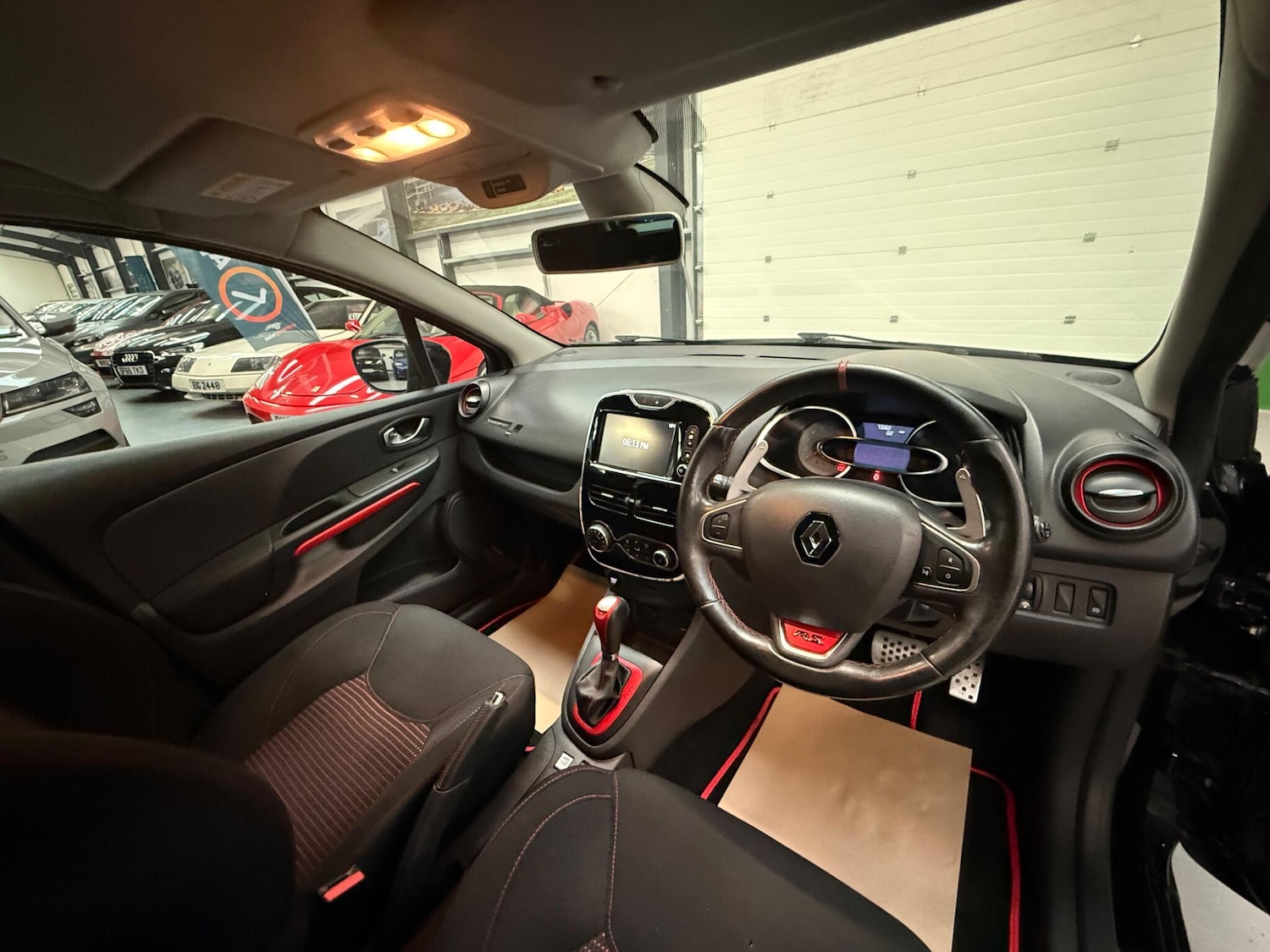 Used Renault Clio 2015 for sale - 76153174: Photo 2