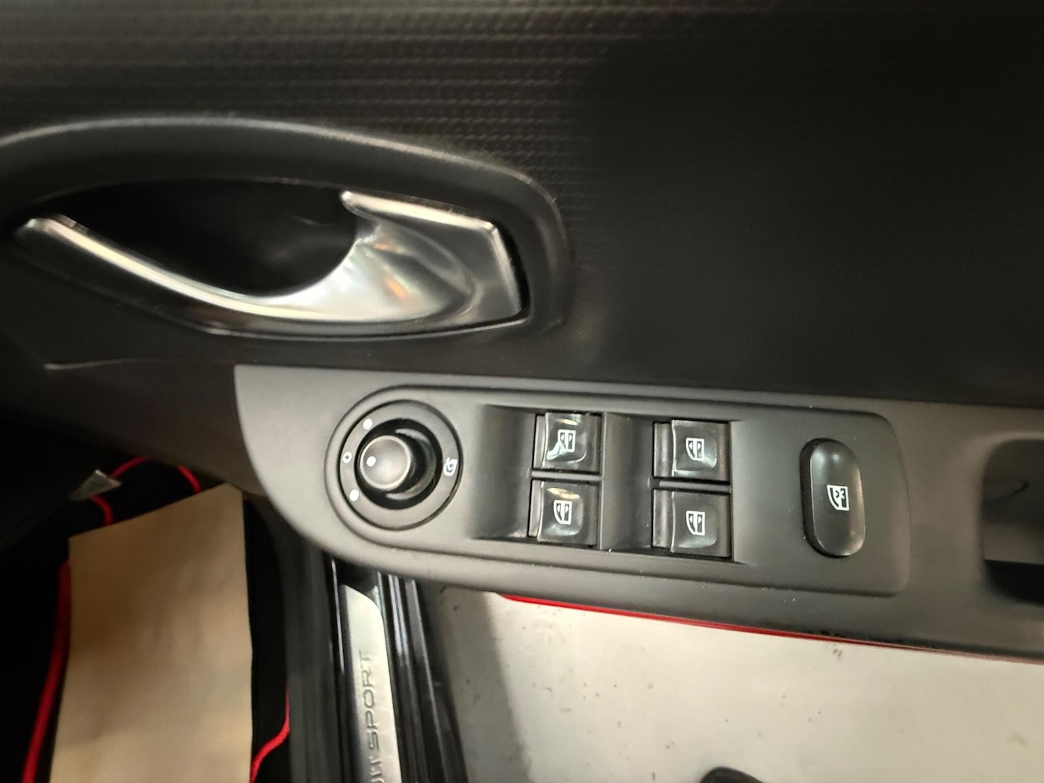 Used Renault Clio 2015 for sale - 76153174: Photo 20