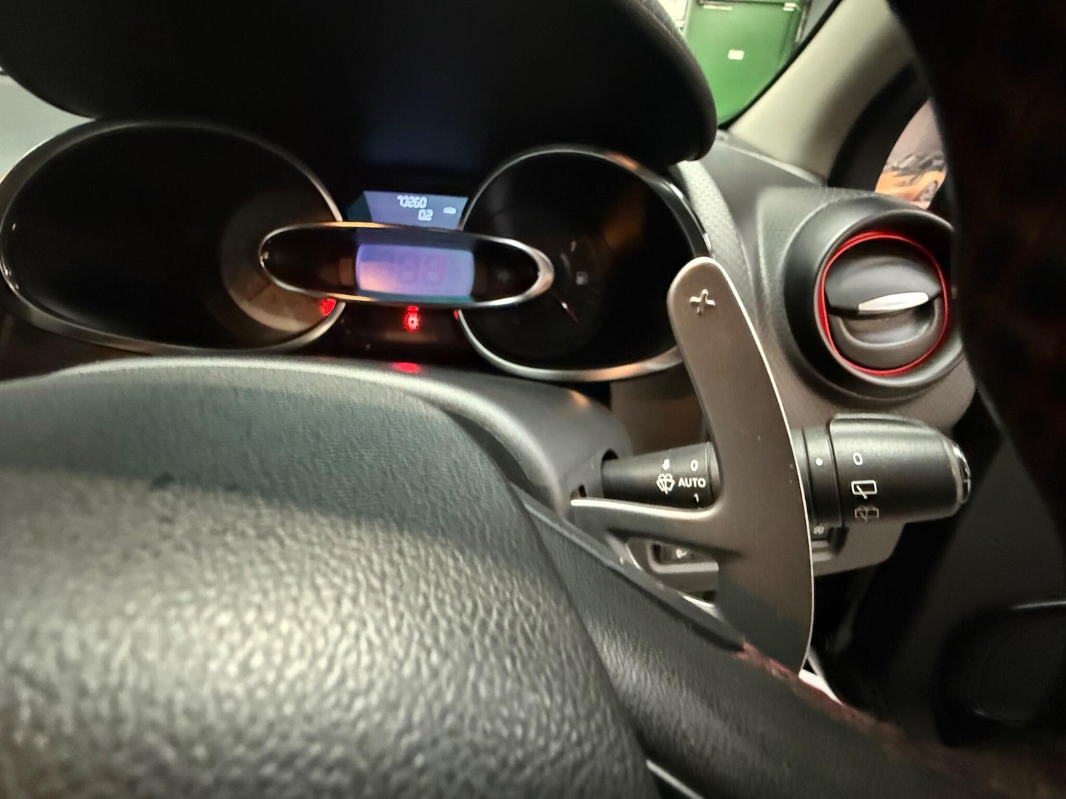 Used Renault Clio 2015 for sale - 76153174: Photo 21